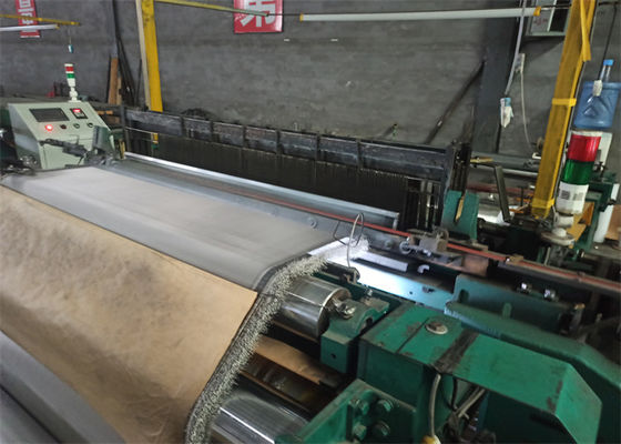 Hot Dipped Galvanized Iron Wire Mesh Woven 0.05-1.8mm Dia For Industries
