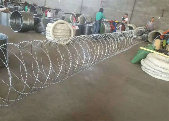 Galvanized Concertina Razor Barbed Wire BTO22 Razor Fencing Wire