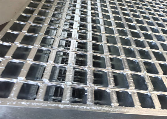 Welded Steel Bar Grating Anti Slip Steel Stair Treads High Strength