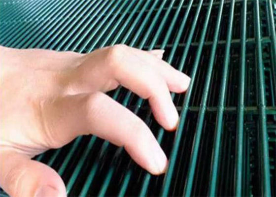 Standard Size 358 Wire Mesh Fence For 76.2mm Peach Shape Post With 0.5mm Wire Diameter Tolerance