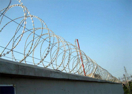 Ανθεκτικό Concertina Razor Wire Single / Double Spiral Razor Wire Coil